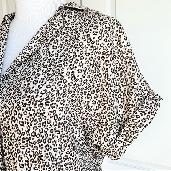 All in Favor Leopard Print V-neck Top - Picture 7 of 14